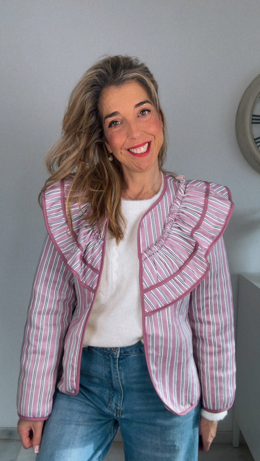 Chaqueta acolchada volante