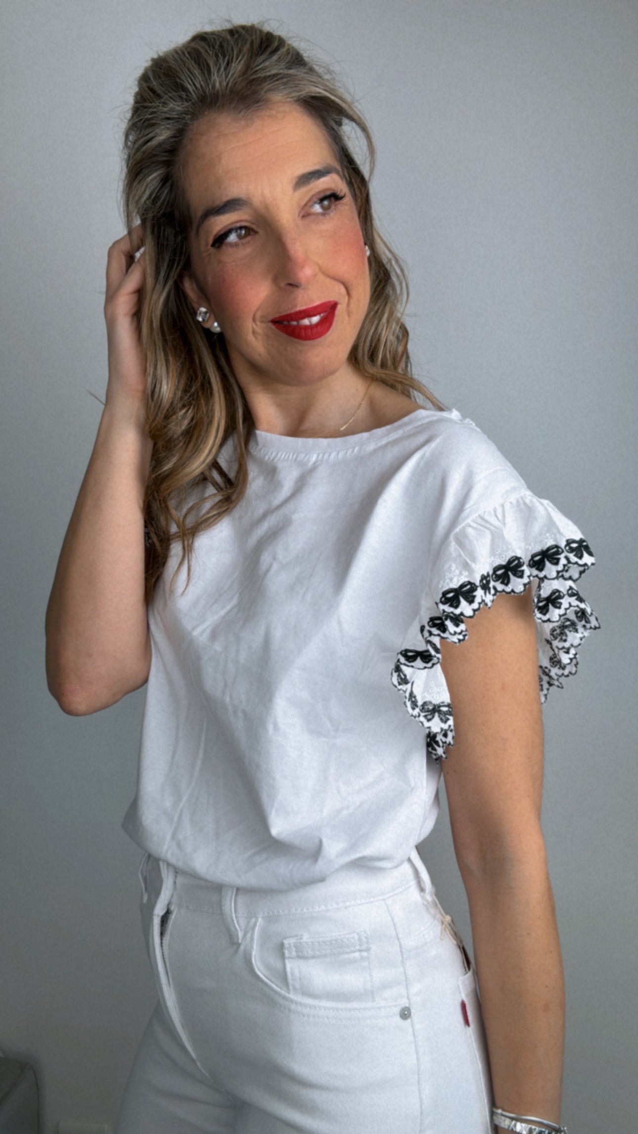 Camiseta manga corta volante negro