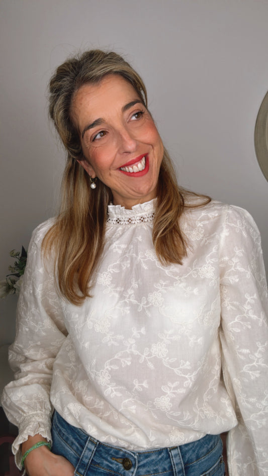 Blusa bordada blanco Roto