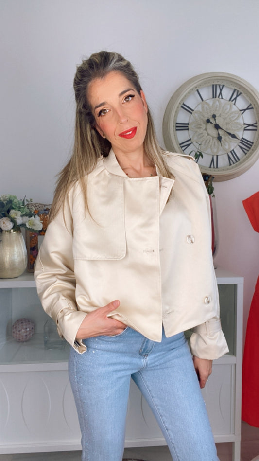 Gabardina corta Champagne