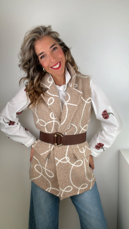 Chaleco bordado marrón