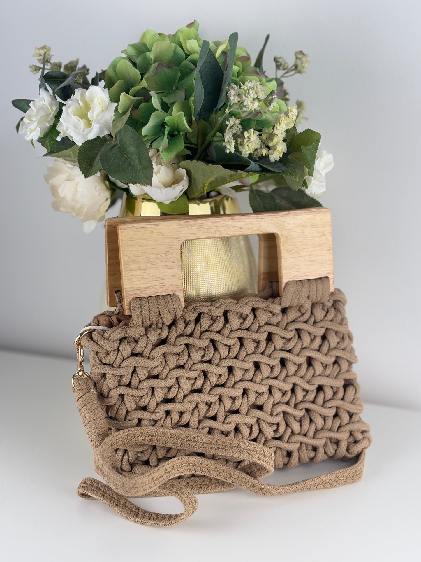 Bolso trenzado marrón