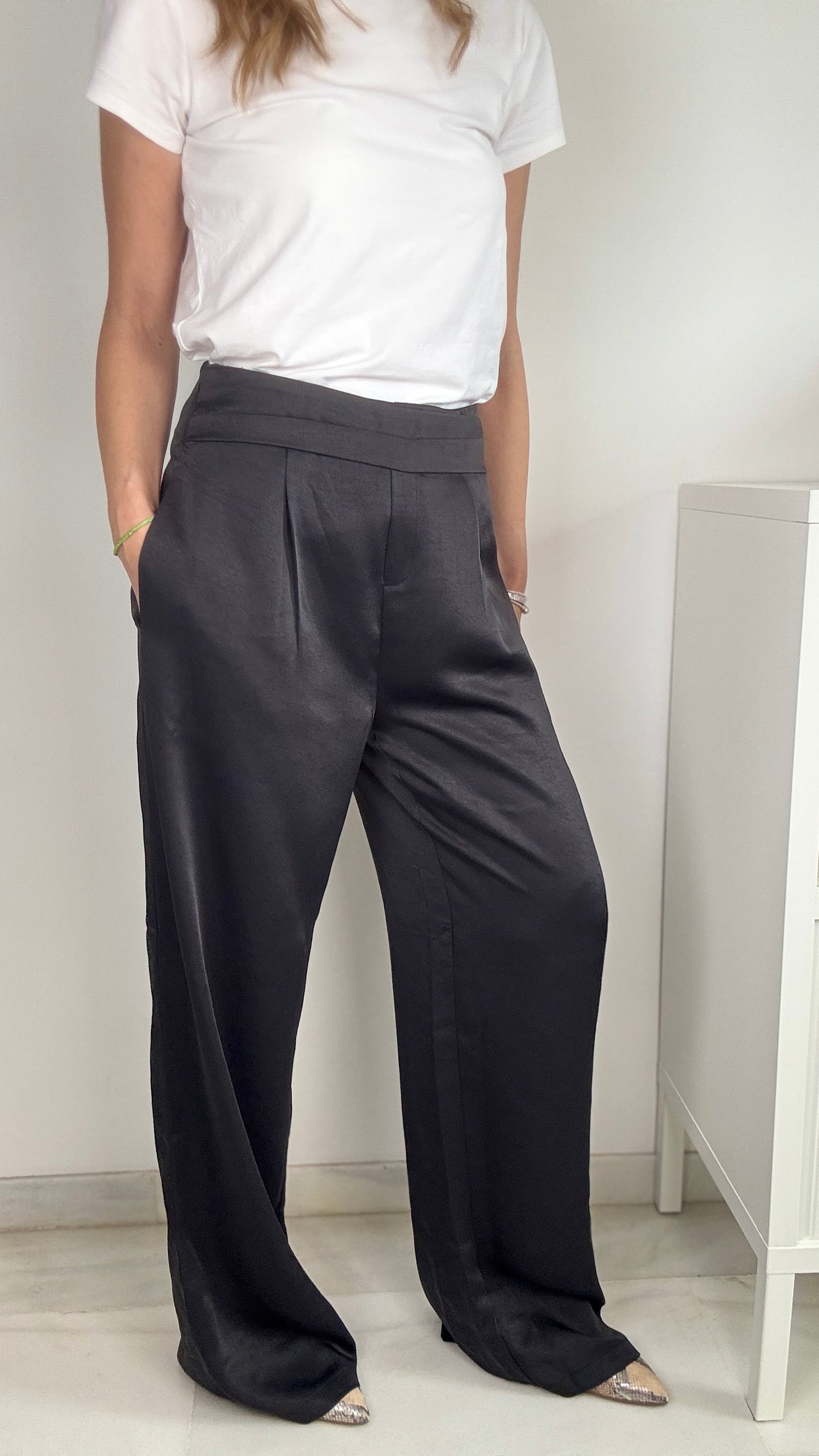 Pantalón negro recto