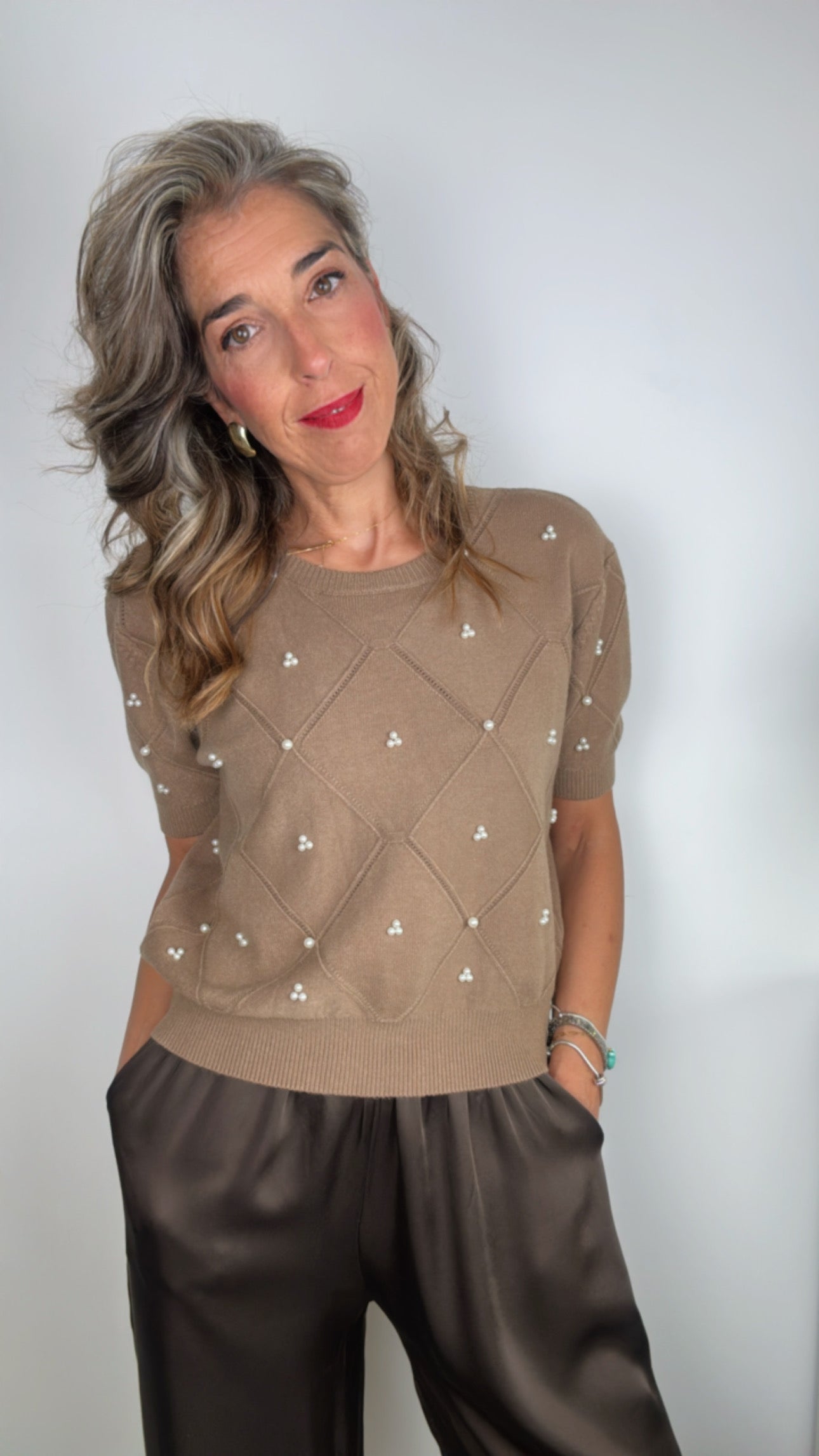Jersey manga corta perlas marrón