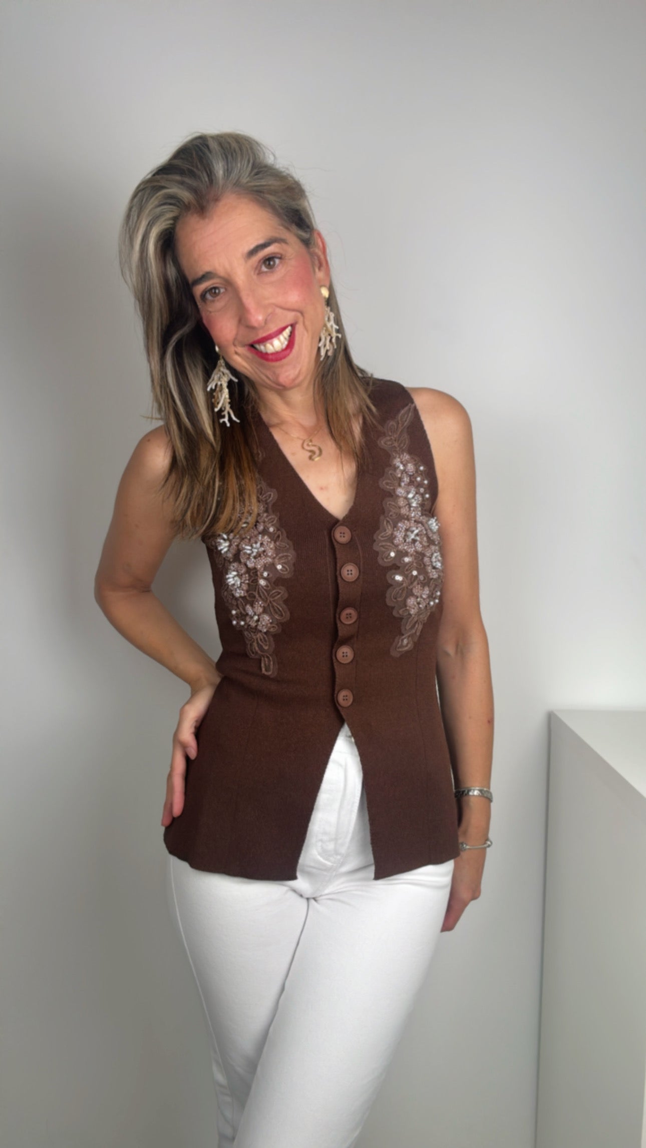 Chaleco chocolate Armonía