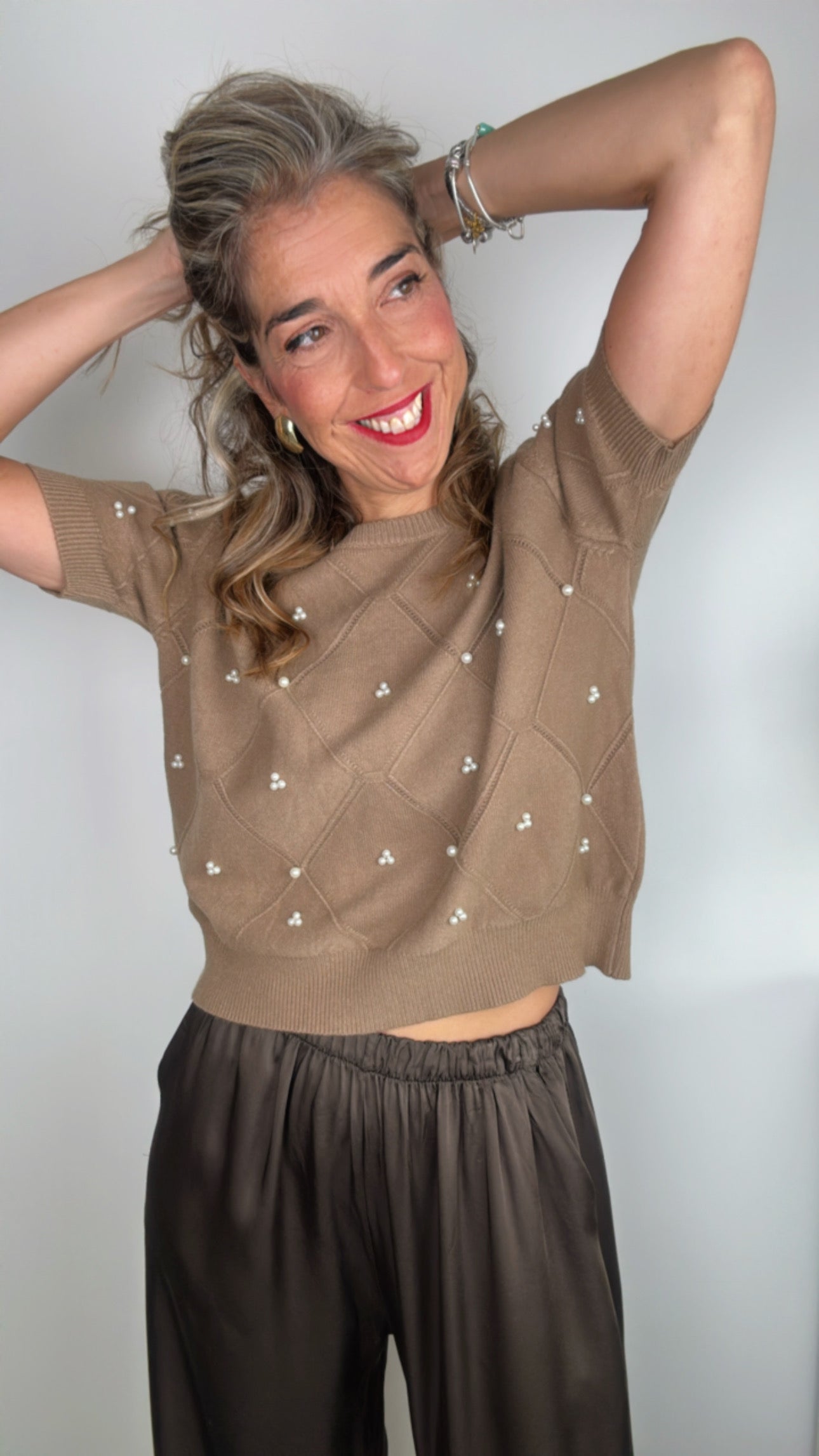 Jersey manga corta perlas marrón