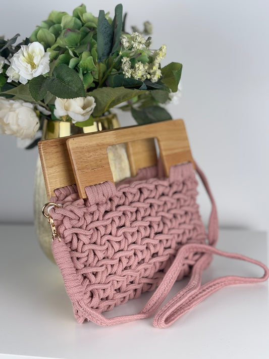 Bolso trenzado rosa